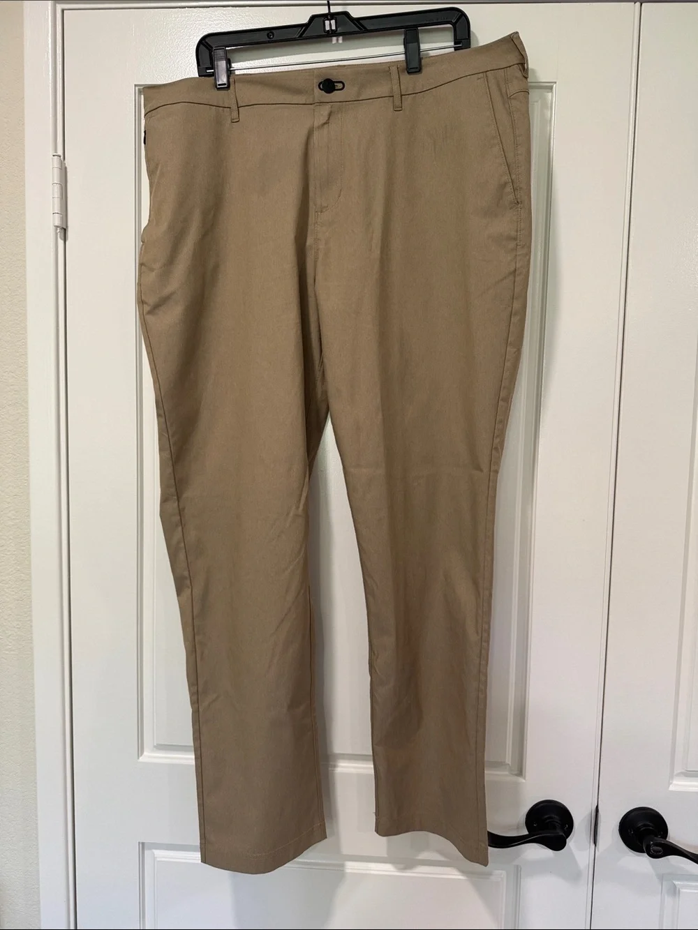 Men's Tailored Straight Chinos in Khaki